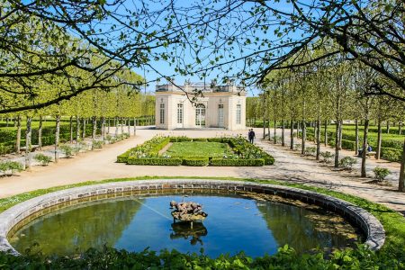 Versailles Palace Round-Trip Coach Transport from City Center